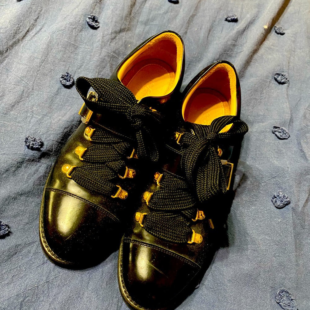 The Office of Angela Scott. Almost new. Size 10.